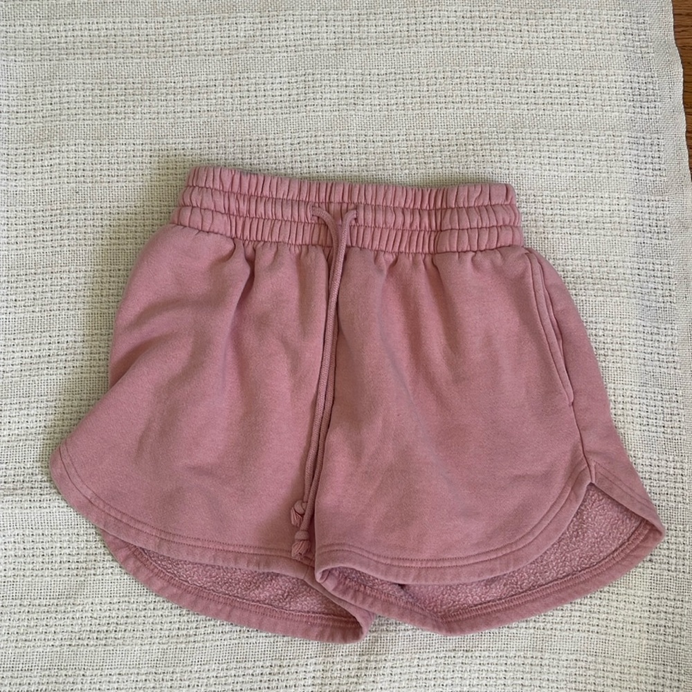 pink shorts